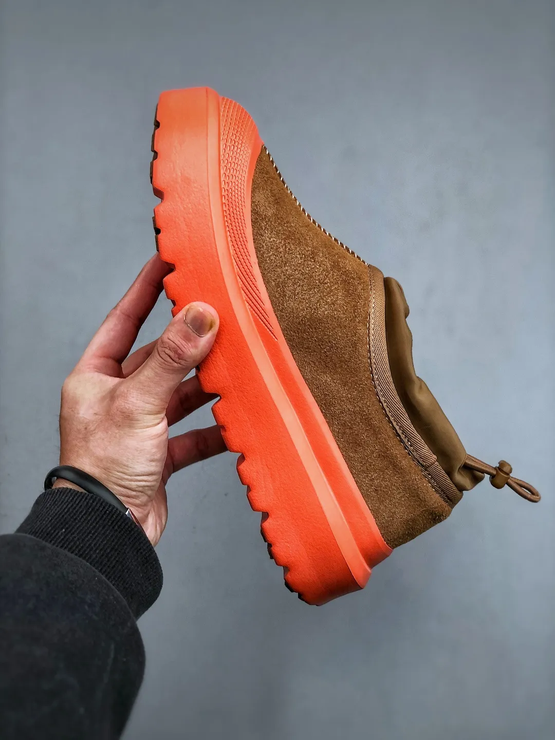 Local self-pickup 💰560 supports store delivery. Same style as Wang Yibo, the latest official revision and new style! The platform is exclusively for foreign trade UGG Tasman GTX winter neutral small potato snow shoes 1172790 Produced by the ten-year-old brand shoemaking factory production line. Pay attention to every detail. Longfeng A-grade genuine sheep fur is integrated. Created in full compliance with the ZP process. Size: 37-45